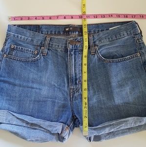 Levi's Shorts - LEVI'S HIGH WAISTED MEDIUM WASH JEAN SHORTS Levi's Shorts - LEVI'S HIGH WAISTED MEDIUM WASH JEAN SHORTS